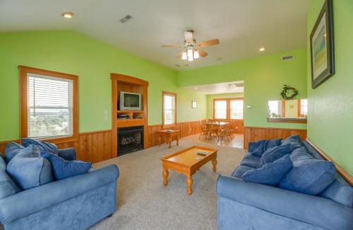 Hatteras Apartment | Quiet Hatteras Duplex with Decks about 1 Mile to Beach