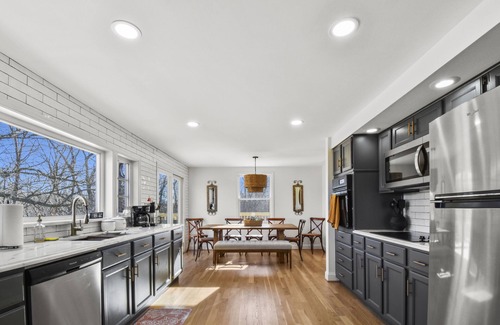 Blue Ridge House | Quiet Highland Home set on gorgeous rolling hills and farm in Western Loudoun