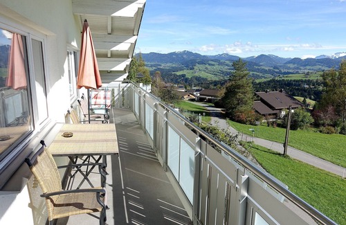 Alberschwende Apartment | Quiet holiday apartment, balcony, Lake Constance and Allgäu 30 minutes away by car