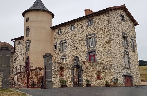 Coren House | Quiet holiday in Auvergne (discounts during August)