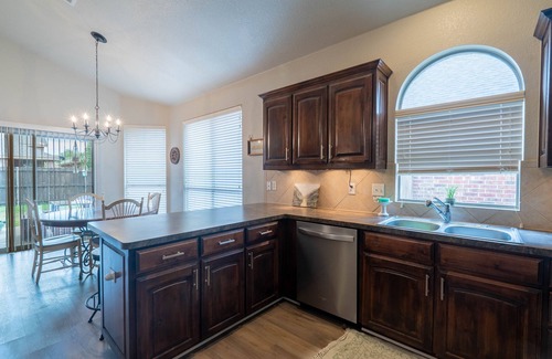 Keller House | Quiet Home close to 35w and Shopping