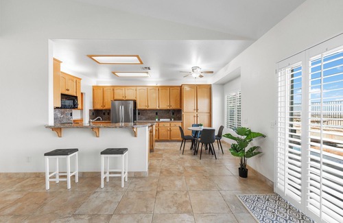 Palmdale House | Quiet home in West Palmdale Hills W/Pool