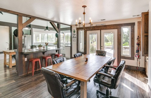Glenn County House | Quiet Home Near Sacramento River: Deck & Fire Pit