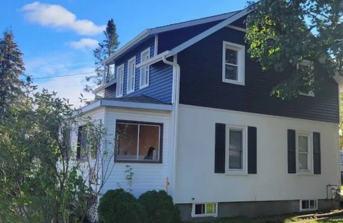 Midland House | Quiet Home - Outdoor Haven - Fishing & Skiing