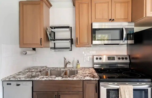 Royal Harbor House | Quiet Home w/ Screened Porch + Parking