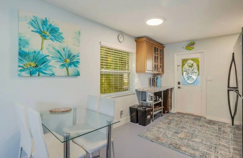Royal Harbor House | Quiet Home w/ Screened Porch + Parking