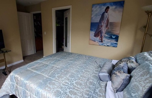 Benicia House | Quiet home w/trees, 2 min to shops/restaurants/cafe