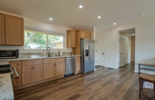 Sparks House | Quiet Home w/Yard: 2 Mi to Mall & Sparks Marina!