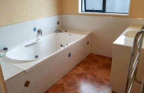 Paraparaumu Beach House | Quiet homestay, private room with own bathroom