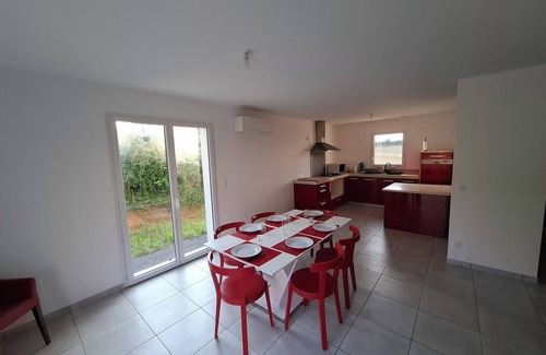 Guiche Villa | Quiet house for vacations with family or friends.