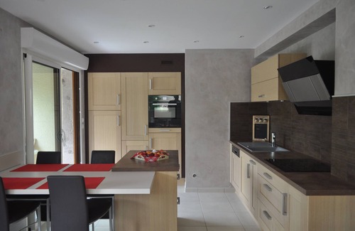 Serezin-du-Rhone House | Quiet house of 120m² with swimming pool near Lyon