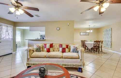 Central Southwest House | Quiet Houston Home with Porch - Near Park and Trails!