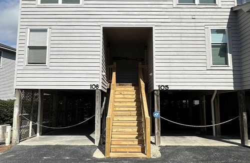 Surf City House | Quiet Island Hideaway with private beach access/pool, near shops and food.