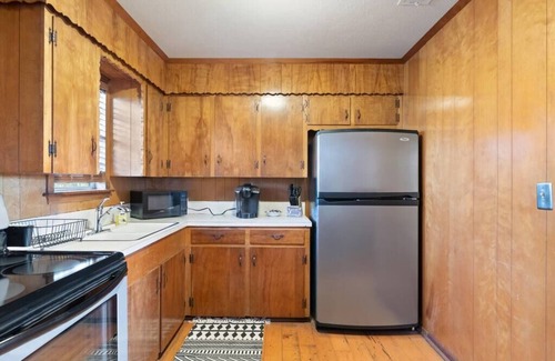 Gun Barrel City Cottage | Quiet Lake View Cabin*Get away and relax!
