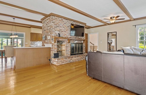 Petersburg House | Quiet lake view w/spacious rooms! Movie room & more