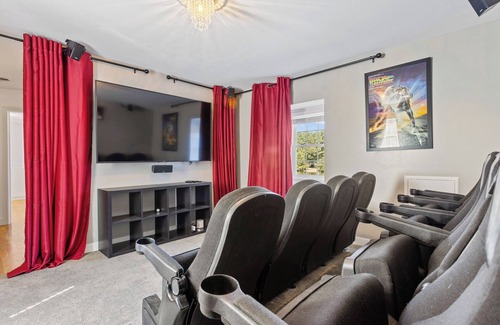 Petersburg House | Quiet lake view w/spacious rooms! Movie room & more