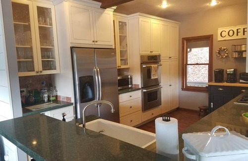 Robbinsville House | Quiet Lakeside Mountain Retreat on beautiful Lake Santeetlah