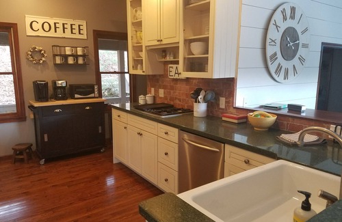 Robbinsville House | Quiet Lakeside Mountain Retreat on beautiful Lake Santeetlah