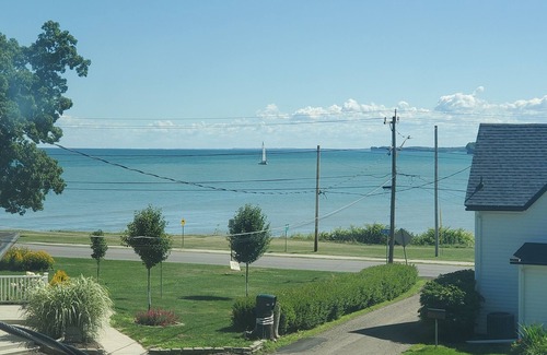 Dunkirk Cottage | Quiet lakeview deluxe cottage borders bird santuary 250 feet from the beach.