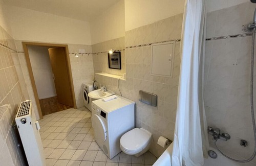 Abtnaundorf Apartment | Quiet Leipzig economic apartment