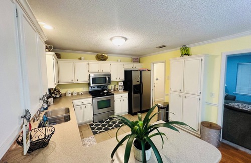 Brunswick House | Quiet Location convenient to I-95 & Beach Causeways! NO FEES!