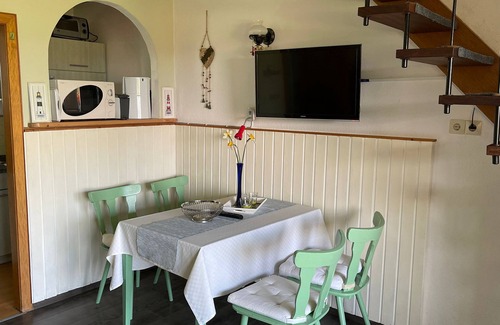 Tossens Apartment | "Quiet location, well equipped - 80 meters to the North Sea!"
