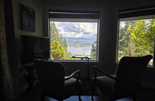 West Kelowna Estates Apartment | Quiet location with stunning view, close to downtown, wineries, beaches