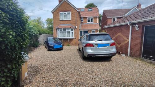 Pattiswick House | Quiet Loft Double Room forty-five minutes by train to London Liv Street