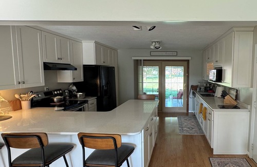 Natrona House | Quiet Luxury in Parklike Setting