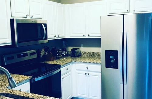 Nashboro Village House | Quiet/Luxury Townhouse on Golf Course!