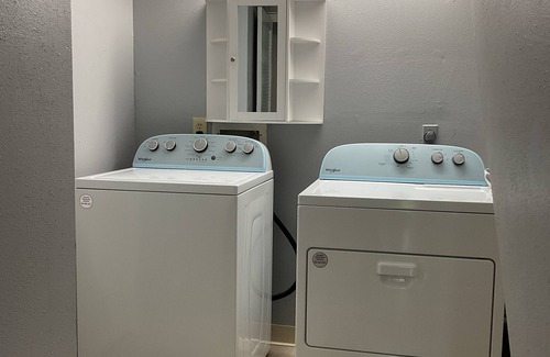 Lakeway Apartment | Quiet master room with private bath
