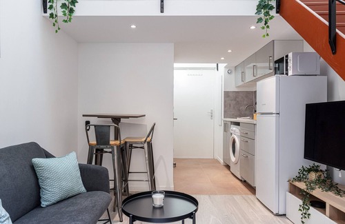 Carabacel Apartment | Quiet mezzanine flat - City centre