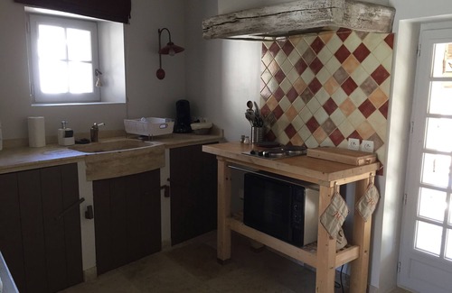 Mane Apartment | Quiet, modern 4-person gîte in Mane, Provence