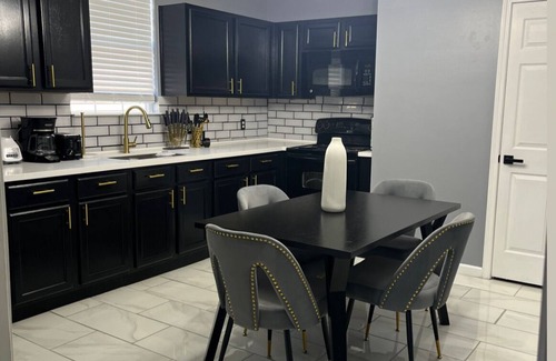Gentilly Terrace Apartment | Quiet Modern Gentilly Duplex