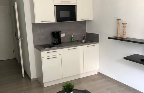 Old Town Apartment | Quiet, modern studio with kitchenette in direct city location