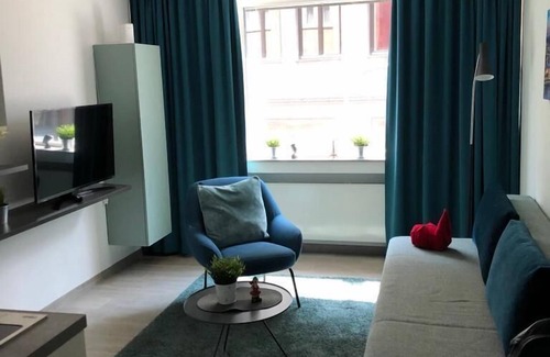 Old Town Apartment | Quiet, modern studio with kitchenette in direct city location
