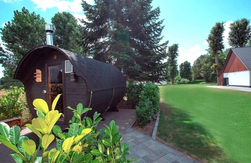 Essen Villa | Quiet, modern villa surrounded by greenery (exclusive)