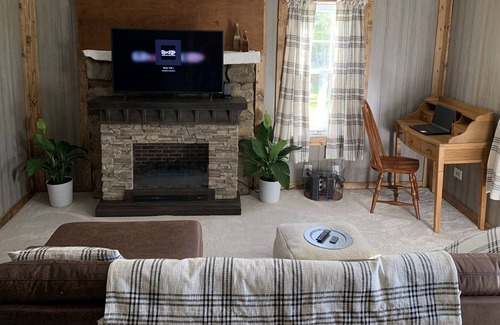 Weaverville Cottage | Quiet Mountain Country Cottage