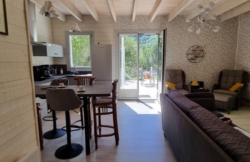 Larcat Ski Chalet | Quiet mountain house, south-facing terrace with magnificent mountain views