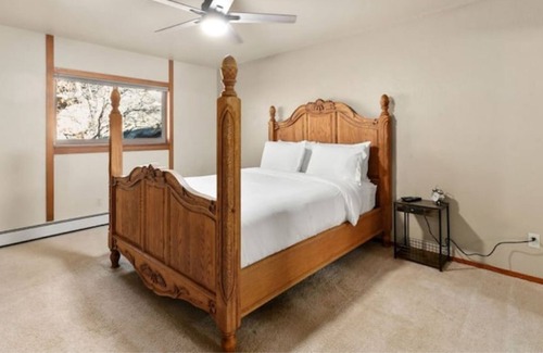 Castle Rock House | Quiet Mountain like Escape