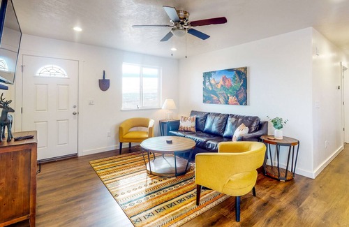 La Sal House | Quiet, mountain-view home near Moab & outdoor adventures