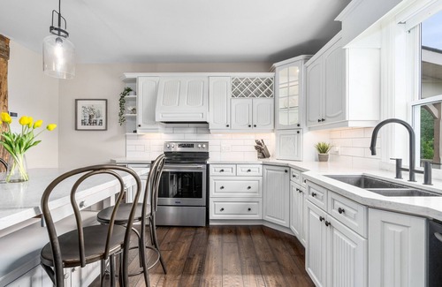Clearview House | -Quiet Mountainview Retreat with Private Pool