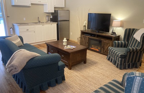 Bracebridge Villa | Quiet Muskoka Retreat 5 min to Bracebridge