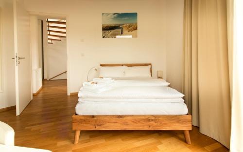 Bergisch Gladbach House | Quiet Nature Near Cologne 2