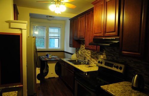 Cleveland House | Quiet Neighborhood 4br home Close To Downtown