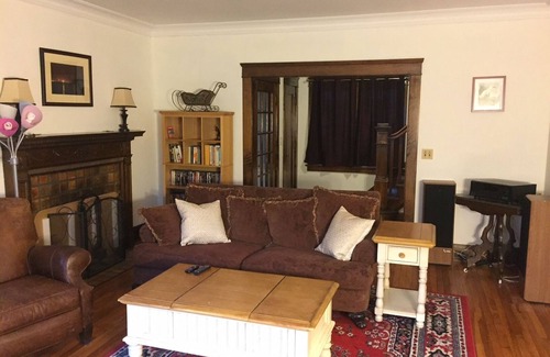 Cleveland House | Quiet Neighborhood 4br home Close To Downtown
