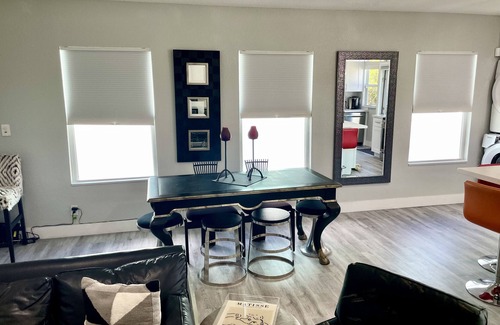 Tarpon River House | Quiet neighborhood-close to the action.