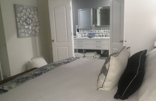 Evansville House | Quiet neighborhood, close to Gateway Hospital and shopping.