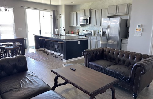 Murraysville House | Quiet neighborhood, close to beaches, downtown, and all Wilmington has to offer!