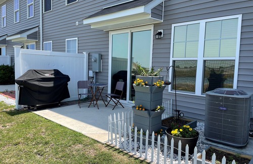 Murraysville House | Quiet neighborhood, close to beaches, downtown, and all Wilmington has to offer!